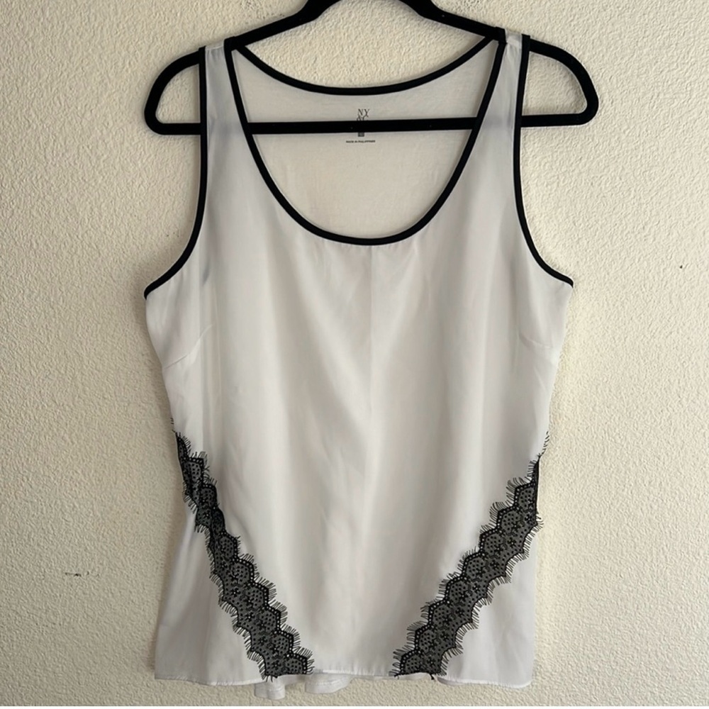 EUC New York & Co. White Tank Blouse with Black Lace Trim Size Large